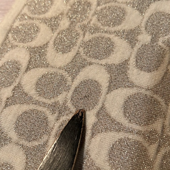 🩵Coach Cream and Tan and gold accent scarf - Picture 12 of 16